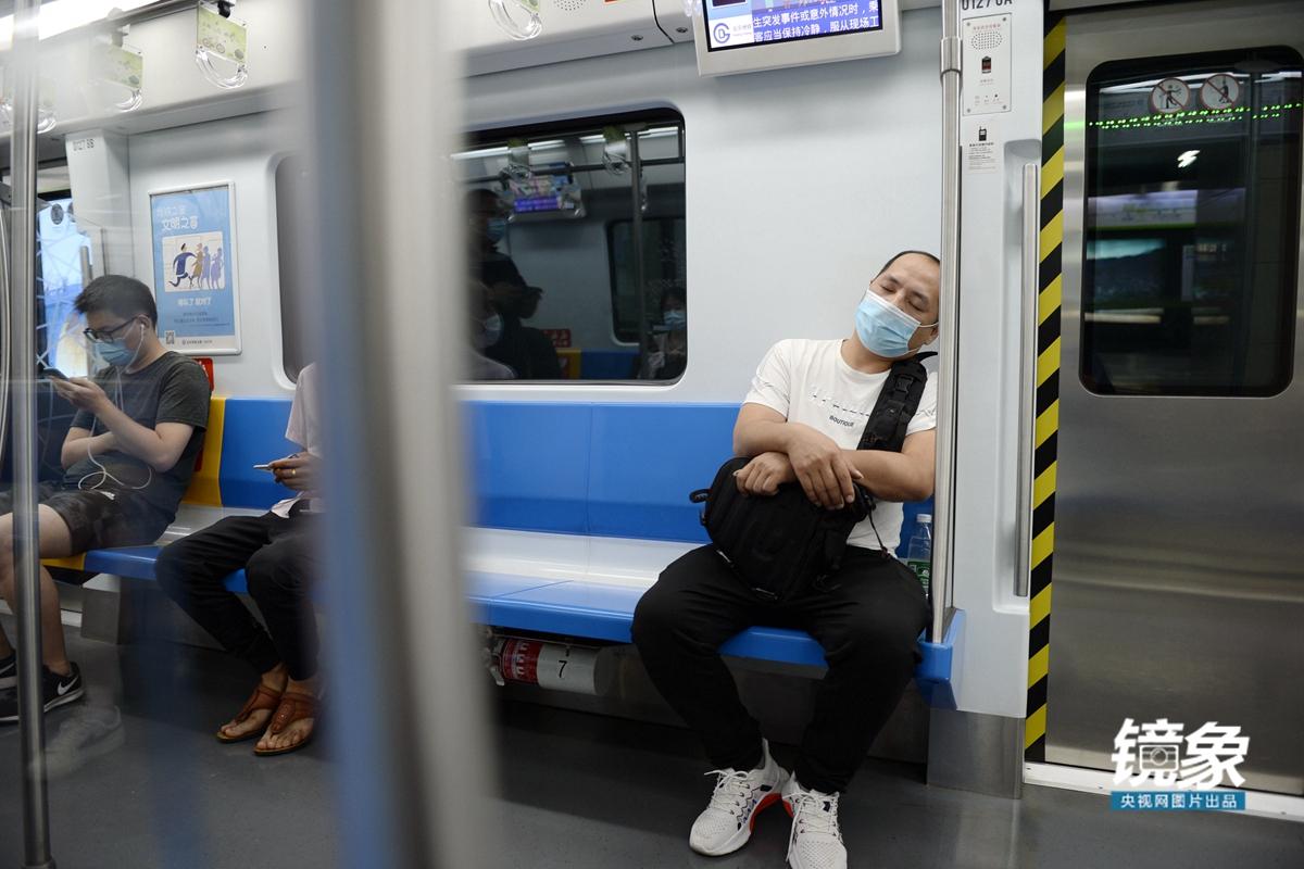 双城联动，福建疫情通知与南昌复苏消息