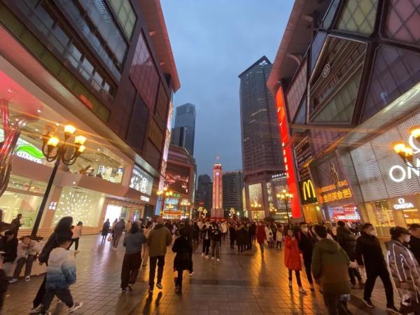 精准防控下的重庆城市复苏与民生保障
