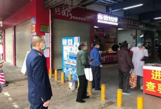 重庆与南宁，疫情报告与情况分析