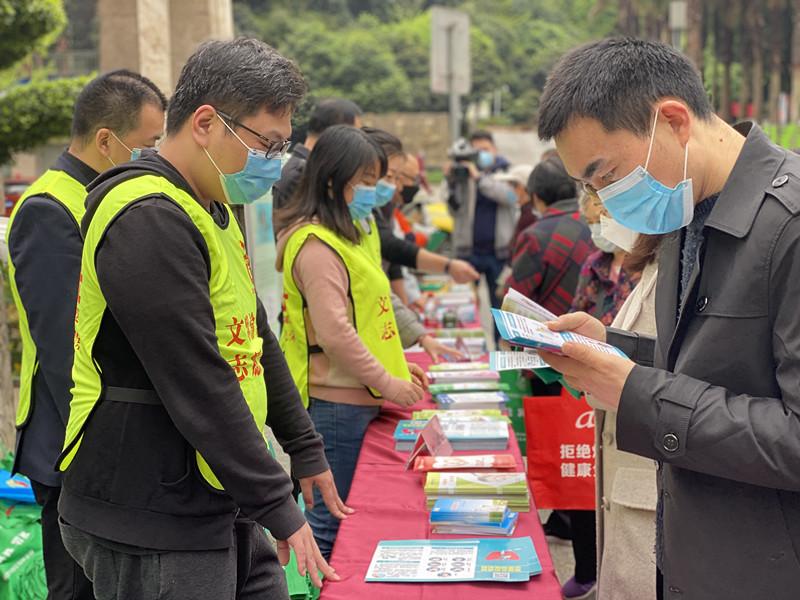 西安、重庆联动防疫，新增2例病例下的城市生活