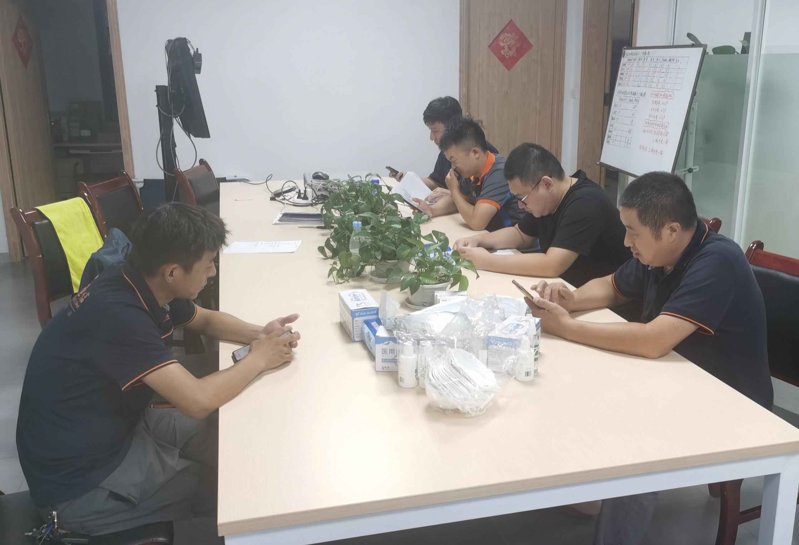 重庆与香港疫情防控策略比较，两地管理差异与启示