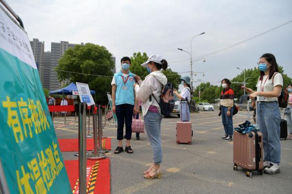 江西疫情紧急，全面防控与民生保障的双重挑战