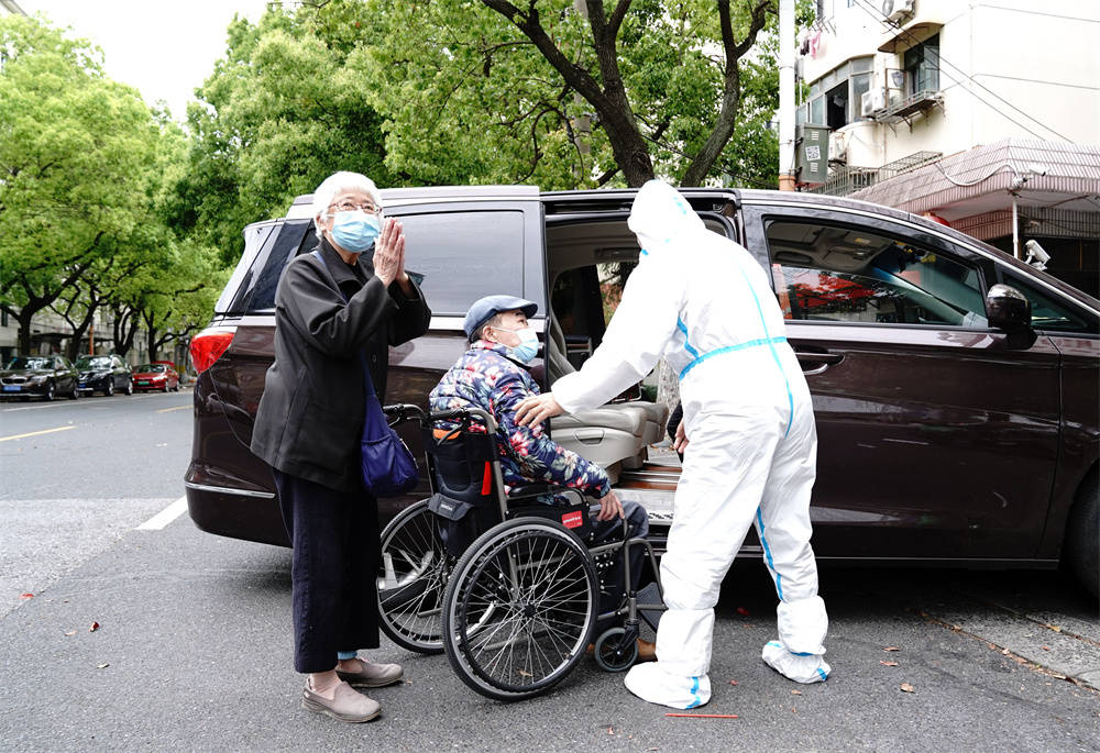 上海精准防控下疫情稳定，民生关怀显成效