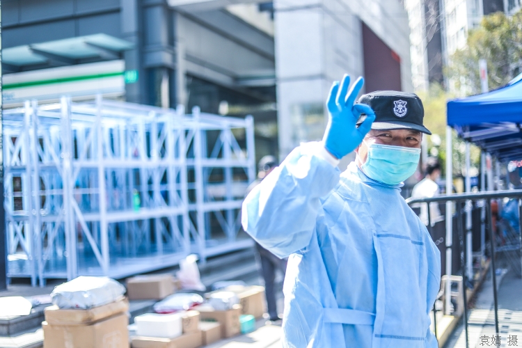 上海精准防控下疫情稳定，民生关怀显成效