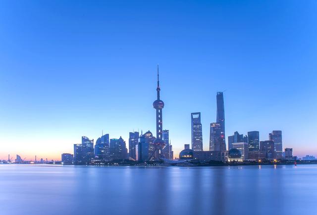 上海精准防控下的城市复苏与挑战