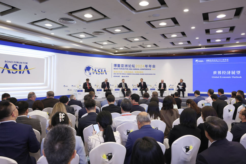 香港新冠疫情，挑战、应对与未来展望